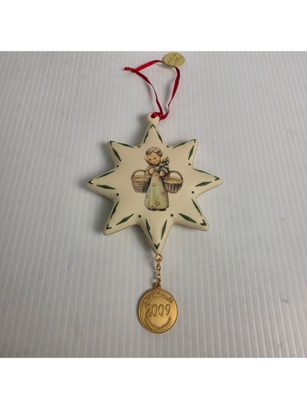 THE DANBURY MINT 2009 ANNUAL HUMMEL ORNAMENT "CHRISTMAS ANGEL" PORCELAIN NO BOX